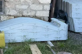 იყიდება დასაგები მოსაპირკეთებელი ფილა  და ღობე