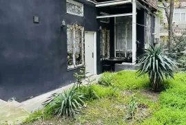 Продается квартира, 4 Kомнатная, Старое здание, Тбилиси, Мтацминда