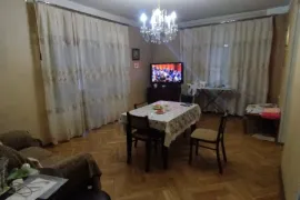 Продается квартира, 3 Kомнатная, Старое здание, Тбилиси, Плато Нуцубидзе