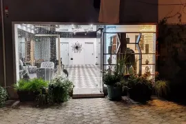 Продается , Универсальное коммерческое помещение, vake
