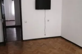 ქირავდება ბინა, 4 ოთახიანი, ძველი აშენებული, თბილისი, ვაკე