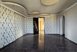 Apartment for sale, 3 Room, Old building, Tbilisi, Vazisubani
