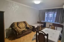 ქირავდება ბინა, 1 ოთახიანი, ძველი აშენებული, თბილისი, საბურთალო