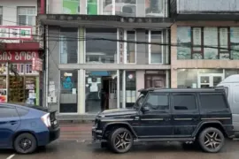 ქირავდება, უნივერსალური კომერციული  ფართი