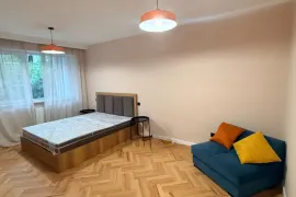 ქირავდება ბინა, 1 ოთახიანი, ძველი აშენებული, თბილისი, საბურთალო