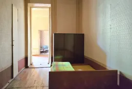 Apartment for sale, 3 Room, Old building, Tbilisi, Mtatsminda