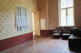 Apartment for sale, 3 Room, Old building, Tbilisi, Mtatsminda