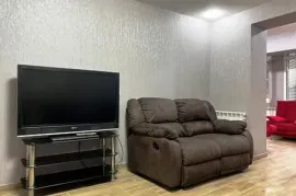 For Rent, 3 Room, Old building, Tbilisi, saburtalo