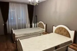 For Rent, 3 Room, Old building, Tbilisi, saburtalo