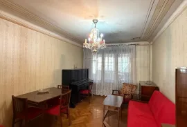იყიდება ბინა, 4 ოთახიანი, ძველი აშენებული, თბილისი, დიღმის მასივი
