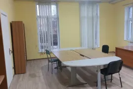 ქირავდება, საოფისე ფართი, ზუგდიდი