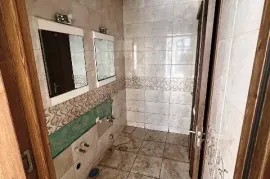 For Rent, Universal commercial space, Chugureti
