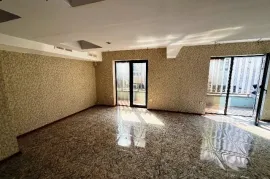 For Rent, Universal commercial space, Chugureti