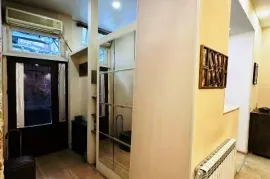 Аренда, 3 Kомнатная, Старое здание, Тбилиси, Сололаки