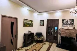 Аренда, 3 Kомнатная, Старое здание, Тбилиси, Сололаки
