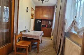 For Rent, 2 Room, Old building, Tbilisi, saburtalo
