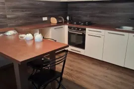 Аренда, 3 Kомнатная, Старое здание, Тбилиси, saburtalo