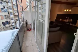 Аренда, 3 Kомнатная, Старое здание, Тбилиси, saburtalo
