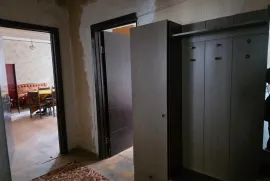 Продается квартира, 4 Kомнатная, Старое здание, Тбилиси, saburtalo