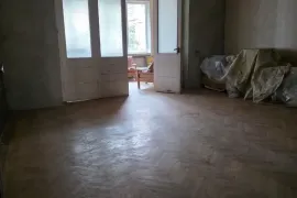 Продается квартира, 4 Kомнатная, Старое здание, Тбилиси, saburtalo