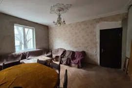 Apartment for sale, 4 Room, Old building, Tbilisi, saburtalo