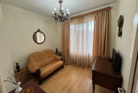 Apartment for sale, 4 Room, Old building, Tbilisi, vake