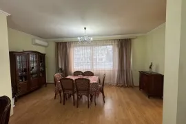 Apartment for sale, 4 Room, Old building, Tbilisi, vake
