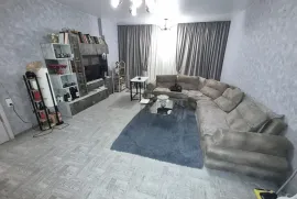 Продается квартира, 3 Kомнатная, Старое здание, Тбилиси, Варкетили