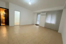 ქირავდება, უნივერსალური კომერციული  ფართი, ვაკე