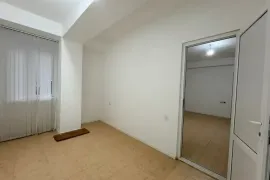 ქირავდება, უნივერსალური კომერციული  ფართი, ვაკე
