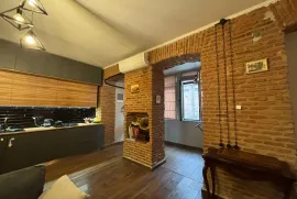 Продается квартира, 4 Kомнатная, Старое здание, Тбилиси, Чугурети