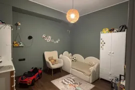 Продается квартира, 4 Kомнатная, Старое здание, Тбилиси, Чугурети