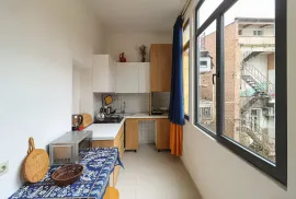 For Rent, 4 Room, Old building, Tbilisi, Vera