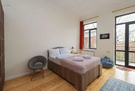 For Rent, 4 Room, Old building, Tbilisi, Vera