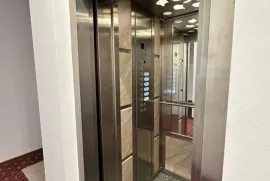 For Rent, Universal commercial space, vake