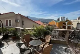 Продается квартира, 4 Kомнатная, Старое здание, Тбилиси, saburtalo