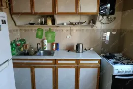 Аренда, 2 Kомнатная, Старое здание, Тбилиси, Санзона