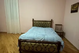 For Rent, 5 Room, Old building, Kutaisi