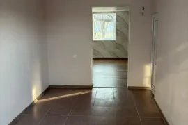 იყიდება სახლი, 9 ოთახიანი, გორი, ხიდისთავი
