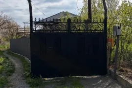 იყიდება სახლი, 9 ოთახიანი, გორი, ხიდისთავი