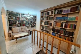 Daily Apartment Rent, 4 Room, Old building, Batumi, Old Batumi district