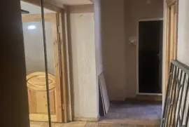 Продается квартира, 3 Kомнатная, Старое здание, Тбилиси, Самгори