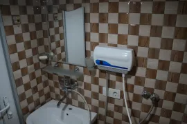 Продается , Универсальное коммерческое помещение, Чугурети