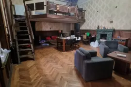 Продается квартира, 4 Kомнатная, Старое здание, Тбилиси, Сололаки