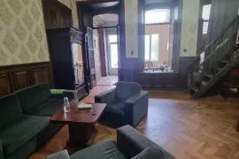 Продается квартира, 4 Kомнатная, Старое здание, Тбилиси, Сололаки