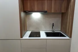 იყიდება, სასტუმრო, აეროპორტის უბანი