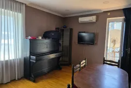 Продается квартира, 3 Kомнатная, Новостройка, Батуми