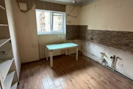 Продается квартира, 4 Kомнатная, Старое здание, Тбилиси, Диди Дигоми