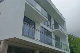 იყიდება სახლი, 5 ოთახიანი, ბათუმი