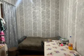 იყიდება ბინა, 3 ოთახიანი, ძველი აშენებული, თბილისი, ჩუღურეთი